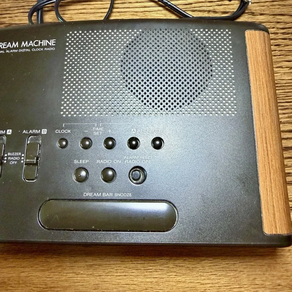Sony Dream Machine ICF-C420 Digital Clock Radio Black Woodgrain AM/FM Dual Alarm